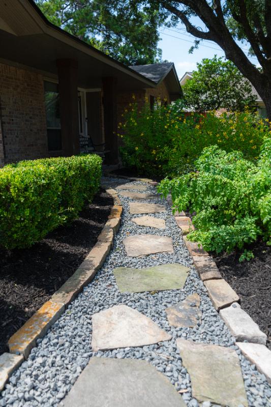 Paver and gravel pathway for residential home